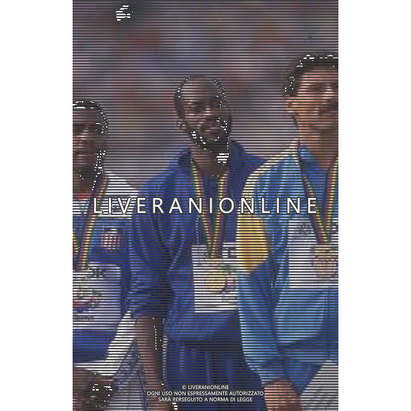 DIAP-RETROSPETTIVA EDWIN MOSES ATLETA NELLA FOTO EDWIN MOSES A ROMA AI MONIALI DI ATLETICA NELL\'ANNO 1987 AG ALDO LIVERANI SAS