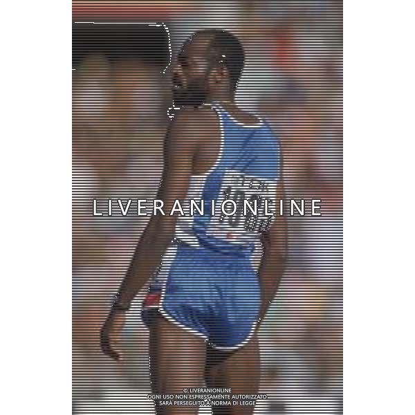 DIAP-RETROSPETTIVA EDWIN MOSES ATLETA NELLA FOTO EDWIN MOSES A ROMA AI MONIALI DI ATLETICA NELL\'ANNO 1987 AG ALDO LIVERANI SAS