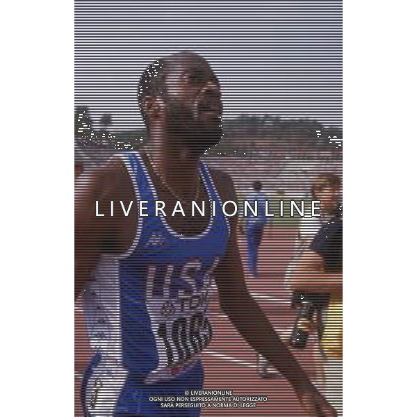 DIAP-RETROSPETTIVA EDWIN MOSES ATLETA NELLA FOTO EDWIN MOSES A ROMA AI MONIALI DI ATLETICA NELL\'ANNO 1987 AG ALDO LIVERANI SAS