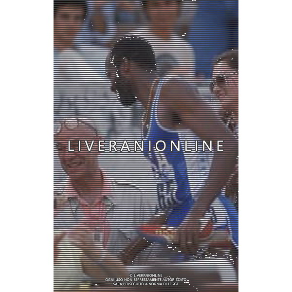 DIAP-RETROSPETTIVA EDWIN MOSES ATLETA NELLA FOTO EDWIN MOSES A ROMA AI MONIALI DI ATLETICA NELL\'ANNO 1987 AG ALDO LIVERANI SAS