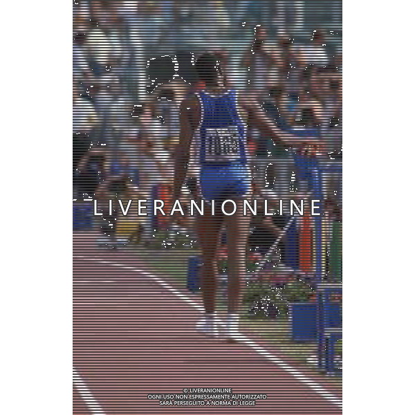 DIAP-RETROSPETTIVA EDWIN MOSES ATLETA NELLA FOTO EDWIN MOSES A ROMA AI MONIALI DI ATLETICA NELL\'ANNO 1987 AG ALDO LIVERANI SAS