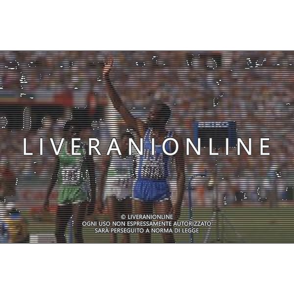 DIAP-RETROSPETTIVA EDWIN MOSES ATLETA NELLA FOTO EDWIN MOSES A ROMA AI MONIALI DI ATLETICA NELL\'ANNO 1987 AG ALDO LIVERANI SAS