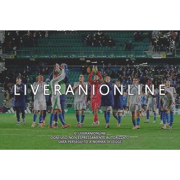 TVEM October 11, 2025 Tallinn, Estonia - Estonia vs Italy - European Qualifiers FIFA World Cup 2026 Matchday 7 - A. Le Coq Arena. In the pic: the Italy players applauds fans ©TVEM Emmanuele Mastrodonato - AGENZIA ALDO LIVERANI SAS