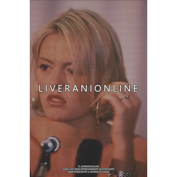DIAP-RETROSPETTIVA PATSY KENSIT CANTANTE NELLA FOTO PATSY KENSIT CONIL GRUPPO MISICALE EIGHT WONDER A SANREMO NELL\'ANNO 1988 AG ALDO LIVERANI SAS