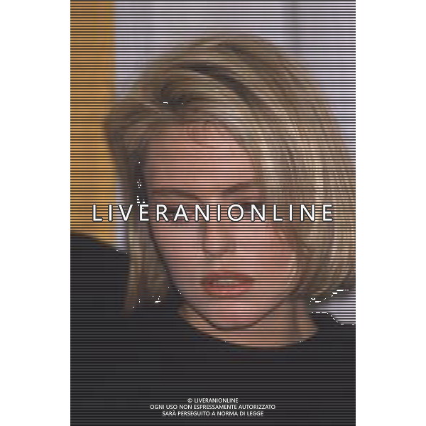 DIAP-RETROSPETTIVA PATSY KENSIT CANTANTE NELLA FOTO PATSY KENSIT CONIL GRUPPO MISICALE EIGHT WONDER A SANREMO NELL\'ANNO 1988 AG ALDO LIVERANI SAS