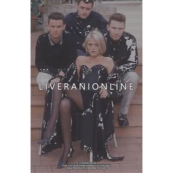 DIAP-RETROSPETTIVA PATSY KENSIT CANTANTE NELLA FOTO PATSY KENSIT CONIL GRUPPO MISICALE EIGHT WONDER A SANREMO NELL\'ANNO 1988 AG ALDO LIVERANI SAS