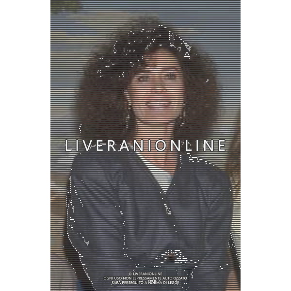 DIAP-RETROSPETTIVA CORINNE CLERY ATTRICE NELLA FOTO CORINNE CLERY A TERRAZZA MARTINI MILANO NELL\'ANNO 1987 AG ALDO LIVERANI SAS