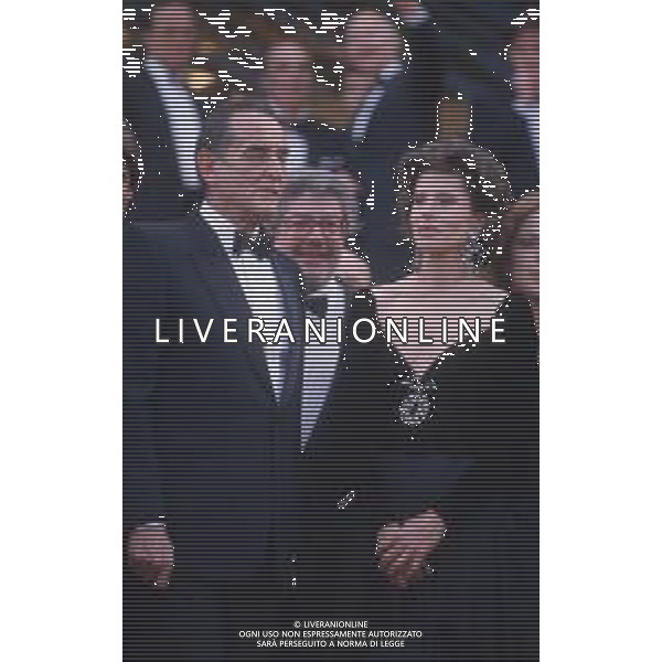 DIAP-RETROSPETTIVA FANNY ARDANT ATTRICE NELLA FOTO FANNY ARDANT A CANNES NELL\'ANNO 1989 CON VITTORIO GASSMAN E ETTORE SCOLA AG ALDO LIVERANI SAS