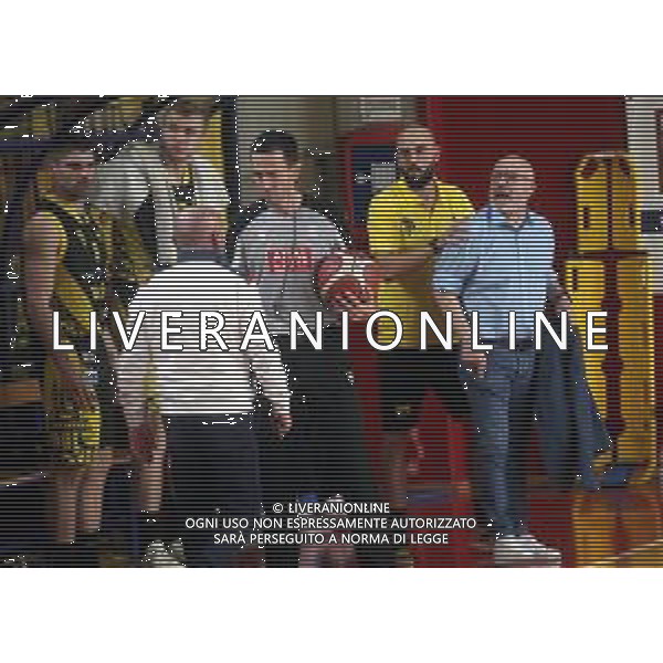 IMOLA 11 10 2025 UP ANDREA COSTA BASKET-VIRTUS IMOLA 86-54 SERIE B1 NELLA FOTO LITIGIO TRA LUCA DALMONTE E GIANLUIGI GALETTI ALLENATORI UP ANDREA COSTA E VIRTUS IMOLA FOTO GIANNI SANNA-AG ALDO LIVERANI SAS