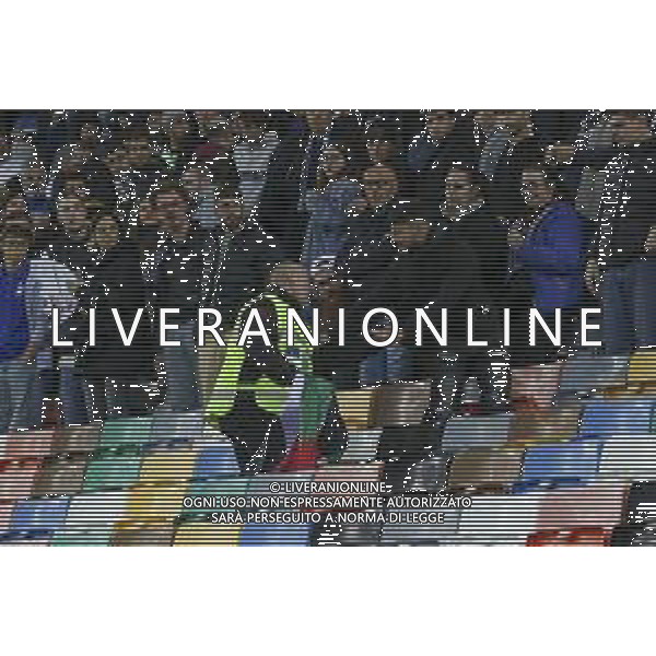 one person explose the palesine flag at the cendf of Italy vs Israel, European Qualifier, Group I, matchday 8, game at Bluenergy stadium in Udine (UD), Italy, on October 14, 2025. (Photo by Davide Casentini) ©TVDC Casentini Davide - AGENZIA ALDO LIVERANI SAS
