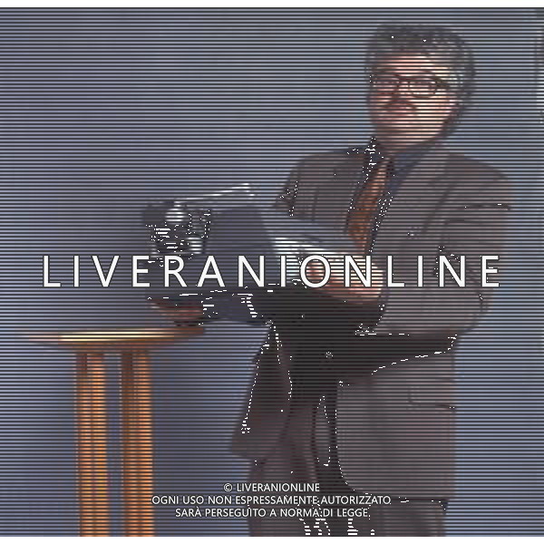 COL- RETROSPETTIVA PATRIZIO ROVERSI CONDUTTORE TELEVISIVO NELLA FOTO PATRIZIO ROVERSI AG THEMA-AG ALDO LIVERANI SAS