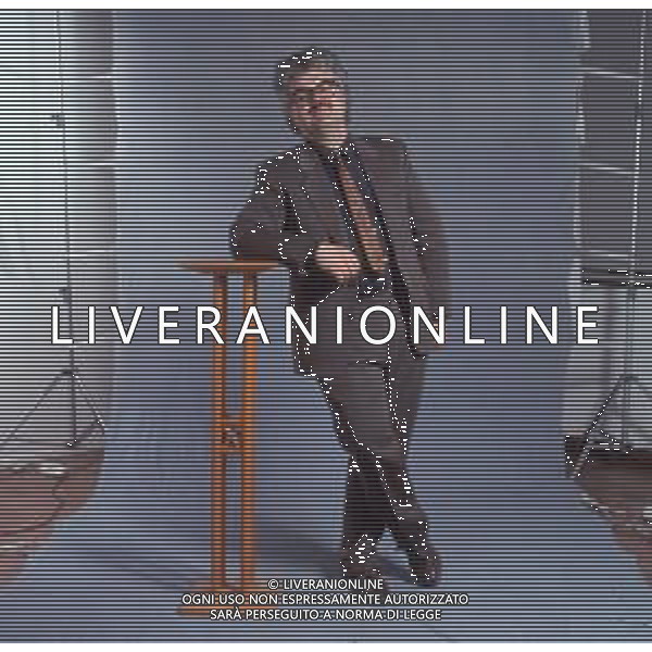 COL- RETROSPETTIVA PATRIZIO ROVERSI CONDUTTORE TELEVISIVO NELLA FOTO PATRIZIO ROVERSI AG THEMA-AG ALDO LIVERANI SAS