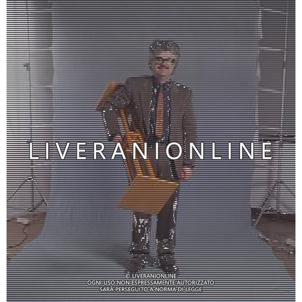 COL- RETROSPETTIVA PATRIZIO ROVERSI CONDUTTORE TELEVISIVO NELLA FOTO PATRIZIO ROVERSI AG THEMA-AG ALDO LIVERANI SAS