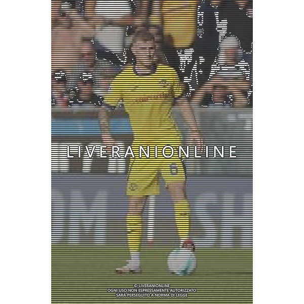 Nicolas Valentini of Hellas Verona FC play the ball during Pisa SC vs Hellas Verona FC, 7° Serie A Enilive 2025-26 game at Arena Garibaldi - Romeo Anconetani stadium in Pisa (PI), Italy, on October 18, 2025. (Photo by Davide Casentini) ©TVDC Casentini Davide - AGENZIA ALDO LIVERANI SAS