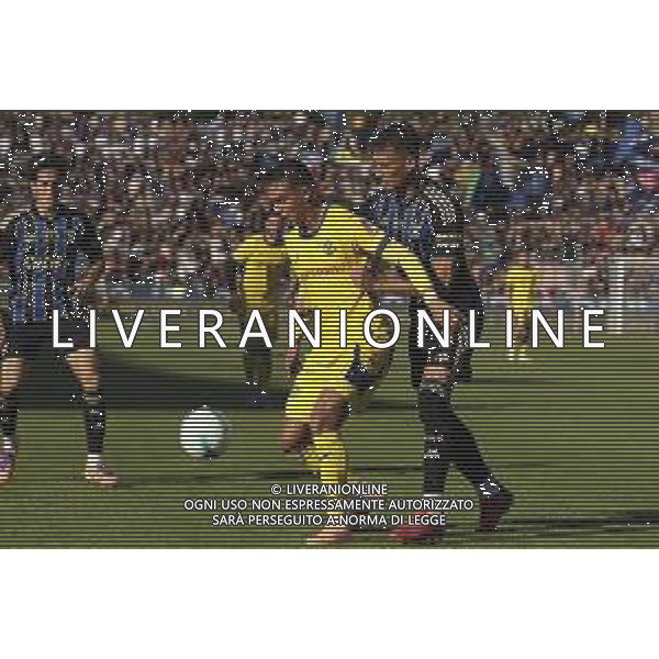 Giovane Santana do Nascimiento of Hellas Verona FC c ontrasto1 Simone Canestrelli of Pisa SC during Pisa SC vs Hellas Verona FC, 7° Serie A Enilive 2025-26 game at Arena Garibaldi - Romeo Anconetani stadium in Pisa (PI), Italy, on October 18, 2025. (Photo by Davide Casentini) ©TVDC Casentini Davide - AGENZIA ALDO LIVERANI SAS