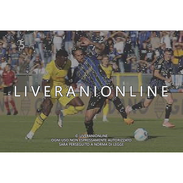 Daniel Mosquera battle for the ball with Antonio Caracciolo of Pisa SC during Pisa SC vs Hellas Verona FC, 7° Serie A Enilive 2025-26 game at Arena Garibaldi - Romeo Anconetani stadium in Pisa (PI), Italy, on October 18, 2025. (Photo by Davide Casentini) ©TVDC Casentini Davide - AGENZIA ALDO LIVERANI SAS