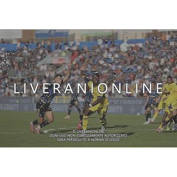 Daniel Mosquera of Hellas Verona FC play the ball during Pisa SC vs Hellas Verona FC, 7° Serie A Enilive 2025-26 game at Arena Garibaldi - Romeo Anconetani stadium in Pisa (PI), Italy, on October 18, 2025. (Photo by Davide Casentini) ©TVDC Casentini Davide - AGENZIA ALDO LIVERANI SAS