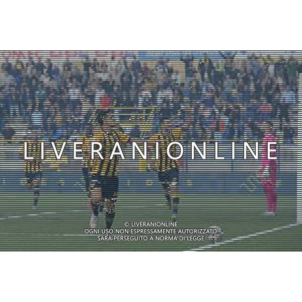 18 10 2025 - Castellammare di Stabia. Stadio Romeo Menti. Serie BKT. Juve Stabia-Avellino Nella foto esultanza di Nicola Mosti dopo gol 1-0 Foto Giuseppe Cuozzo/Agenzia Liverani- AGENZIA ALDO LIVERANI SAS