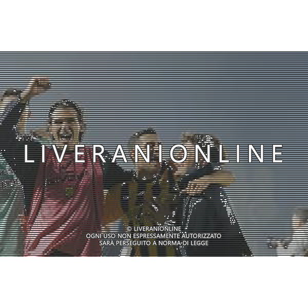 18 10 2025 - Castellammare di Stabia. Stadio Romeo Menti. Serie BKT. Juve Stabia-Avellino Nella foto esultanza finale Nicola Mosti Foto Giuseppe Cuozzo/Agenzia Liverani- AGENZIA ALDO LIVERANI SAS