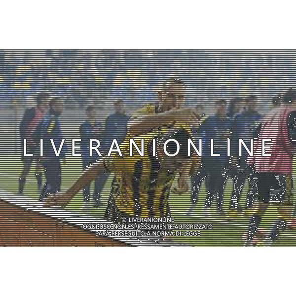 18 10 2025 - Castellammare di Stabia. Stadio Romeo Menti. Serie BKT. Juve Stabia-Avellino Nella foto esultanza finale Nicola Mosti Foto Giuseppe Cuozzo/Agenzia Liverani- AGENZIA ALDO LIVERANI SAS