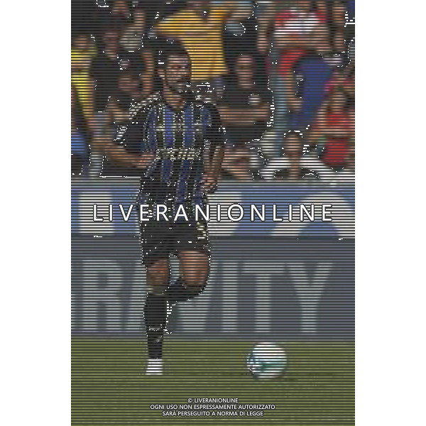 Raul Albiol of Pisa SC play the ball during Pisa SC vs Hellas Verona FC, 7° Serie A Enilive 2025-26 game at Arena Garibaldi - Romeo Anconetani stadium in Pisa (PI), Italy, on October 18, 2025. (Photo by Davide Casentini) AG ALDO LIVERANI SAS