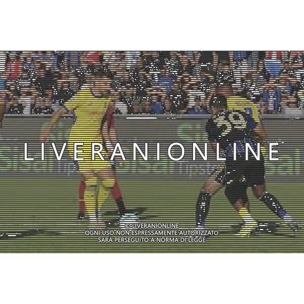 Jesus Santiago Perez "Yellu" of Hellas Verona FC competes for the ball with during Pisa SC vs Hellas Verona FC, 7° Serie A Enilive 2025-26 game at Arena Garibaldi - Romeo Anconetani stadium in Pisa (PI), Italy, on October 18, 2025. (Photo by Davide Casentini) AG ALDO LIVERANI SAS