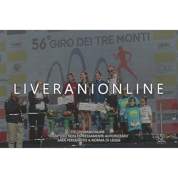 IMOLA 19 10 2025 AUTODROMO ENZO E DINO FERRARI GARA PODISTICA TRE MONTI NELLA FOTO PODIO VINCITRICE GIULIA CORDAZZO PRESENTI FABRIZIO CASTELLARI FABIO BACCHILEGA E MARINO CASADIO FOTO GIANNI SANNA-AG ALDO LIVERANI SAS