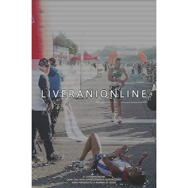 IMOLA 19 10 2025 AUTODROMO ENZO E DINO FERRARI GARA PODISTICA TRE MONTI NELLA FOTO PER TERRA VINCITORE MATTEO LUIS RICCIARDI MENTRE ARRIVA IL SECONDO FOTO GIANNI SANNA-AG ALDO LIVERANI SAS