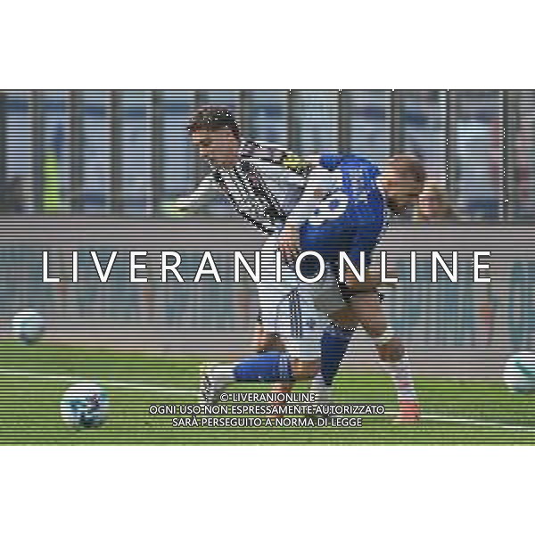 TVRG Como vs Juventus nella foto Kenan Yildiz (Juventus) e Ivan Smolcic (Como) Como 19-10-2025 Stadio Giuseppe Sinigaglia Como vs Juventus Campionato Serie A Enilive - 7a giornata foto Roberto Garavaglia/Agenzia Aldo Liverani sas