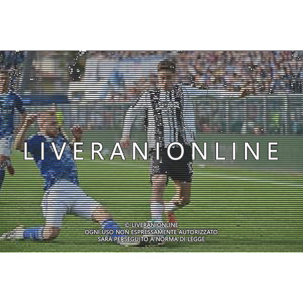 TVRG Como vs Juventus nella foto Ivan Smolcic (Como) e Kenan Yildiz (Juventus) Como 19-10-2025 Stadio Giuseppe Sinigaglia Como vs Juventus Campionato Serie A Enilive - 7a giornata foto Roberto Garavaglia/Agenzia Aldo Liverani sas