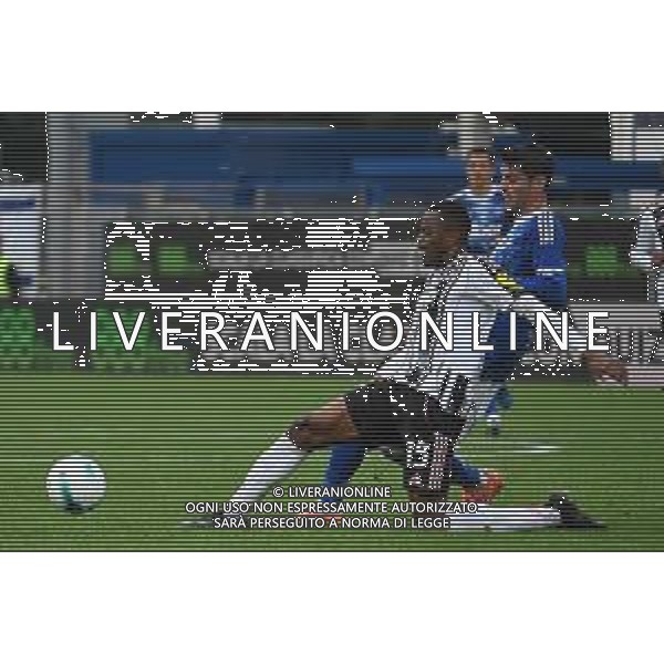 TVPG Como 1907 vs Juventus FC nella foto Pierre Kalulu (Fc Juventus) a contrasto con Morata Alvaro (Como 1907) 19-10-2025 Stadio “G. Sinigaglia”, Como (ITA) - Settima Giornata Serie A EniLive 2025/26 ©TVPG Pasquale Golia - AGENZIA ALDO LIVERANI SAS