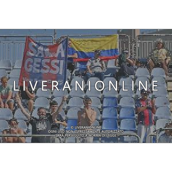 19-10-2025. Cagliari calcio-Bologna F.C. 7° giornta serie A 2025/2026, campionato calcio Italia, stadio Unipol Domus Cagliari. Foto Salvatore Moi/Agenzia Aldo Liverani s.as. Nella foto: Tifosi Bologna in trasferta, nel settore ospiti dello stadio Unipol Domus ©MOI SALVATORE - AGENZIA ALDO LIVERANI SAS