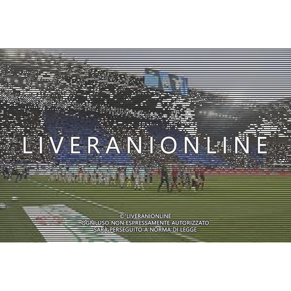 Atalanta BC team and Lazio team walk in the pich Atalanta BC vs SS Lazio, 7° Serie A Enilive 2025-26 game at New Balance arena in Bergamo (BG), Italy, on October 19, 2025. (Photo by Davide Casentini) ag aldo liverani sas