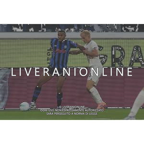 Isak Hien of Atalanta BC battle for the ball with Gustav Isaksen of SS Lazio during Atalanta BC vs SS Lazio, 7° Serie A Enilive 2025-26 game at New Balance arena in Bergamo (BG), Italy, on October 19, 2025. (Photo by Davide Casentini) AG ALDO LIVERANI SAS