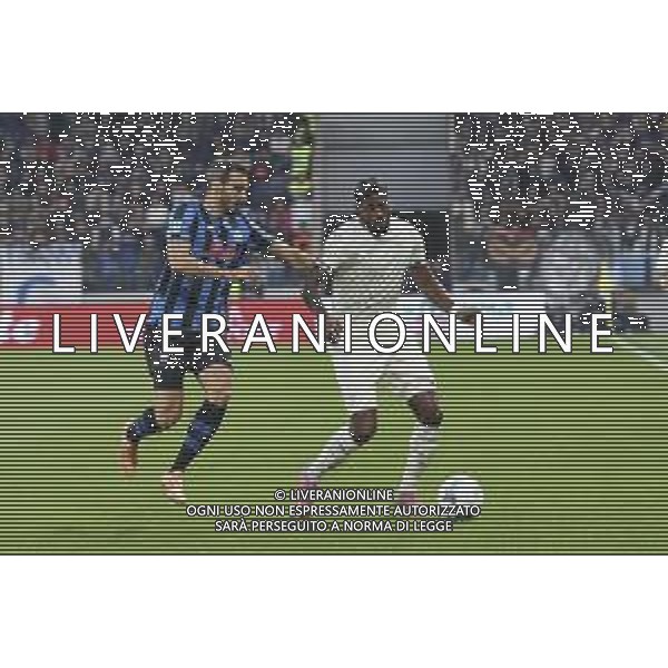 Nuno Tavares of SS Lazio battle for the ball with Davide Zappacosta of Atalanta BC during Atalanta BC vs SS Lazio, 7° Serie A Enilive 2025-26 game at New Balance arena in Bergamo (BG), Italy, on October 19, 2025. (Photo by Davide Casentini) AG ALDO LIVERANI SAS