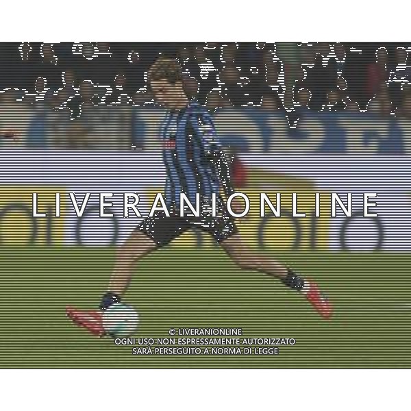 Lorenzo Bernasconi of Atalanta FC play the ball during Atalanta BC vs SS Lazio, 7° Serie A Enilive 2025-26 game at New Balance arena in Bergamo (BG), Italy, on October 19, 2025. (Photo by Davide Casentini) - AGENZIA ALDO LIVERANI SAS