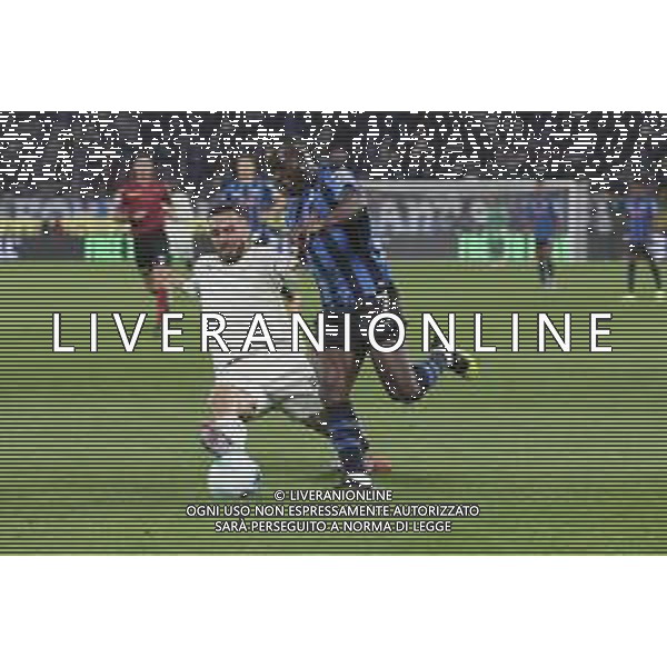 Mario Gila of SS Lazio battle for the ball with Kamal Deen Sulemana "Kamaldeen" of Atalanta BC during Atalanta BC vs SS Lazio, 7° Serie A Enilive 2025-26 game at New Balance arena in Bergamo (BG), Italy, on October 19, 2025. (Photo by Davide Casentini) - AGENZIA ALDO LIVERANI SAS