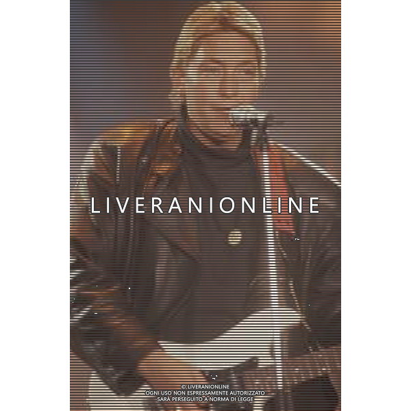 DIAP-RETROSPETTIVA CHRIS REA CANTANTE NELLA FOTO CHRIS REA A SANREMO NELL\'ANNO 1989 AG ALDO LIVERANI SAS