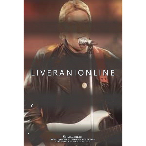 DIAP-RETROSPETTIVA CHRIS REA CANTANTE NELLA FOTO CHRIS REA A SANREMO NELL\'ANNO 1989 AG ALDO LIVERANI SAS