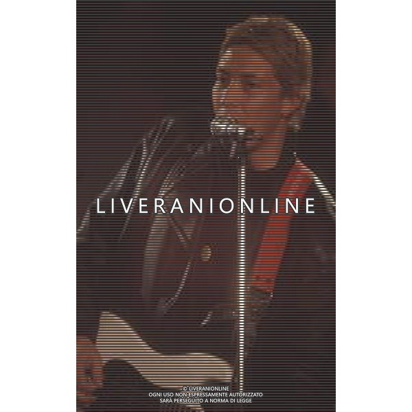 DIAP-RETROSPETTIVA CHRIS REA CANTANTE NELLA FOTO CHRIS REA A SANREMO NELL\'ANNO 1989 AG ALDO LIVERANI SAS