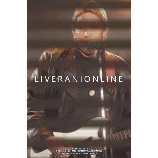 DIAP-RETROSPETTIVA CHRIS REA CANTANTE NELLA FOTO CHRIS REA A SANREMO NELL\'ANNO 1989 AG ALDO LIVERANI SAS