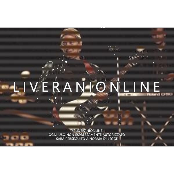 DIAP-RETROSPETTIVA CHRIS REA CANTANTE NELLA FOTO CHRIS REA A SANREMO NELL\'ANNO 1989 AG ALDO LIVERANI SAS