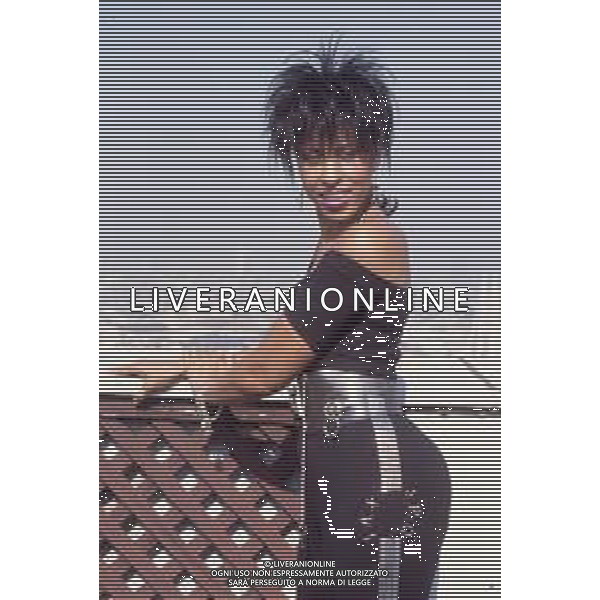 DIAP-RETROSPETTIVA NONA HENDRYX CANTANTE NELLA FOTO NONA HENDRYX A MILANO IN TERRAZZA MARTINI NELL\'ANNO 1989 AG ALDO LIVERANI SAS