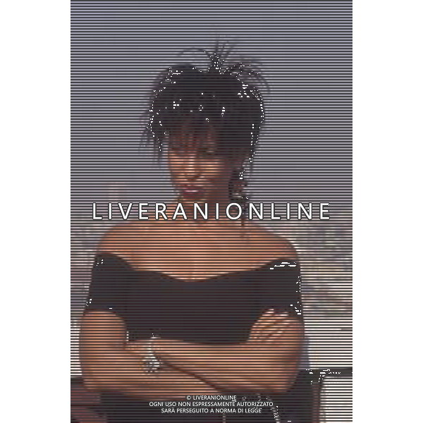 DIAP-RETROSPETTIVA NONA HENDRYX CANTANTE NELLA FOTO NONA HENDRYX A MILANO IN TERRAZZA MARTINI NELL\'ANNO 1989 AG ALDO LIVERANI SAS