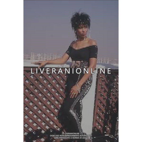 DIAP-RETROSPETTIVA NONA HENDRYX CANTANTE NELLA FOTO NONA HENDRYX A MILANO IN TERRAZZA MARTINI NELL\'ANNO 1989 AG ALDO LIVERANI SAS