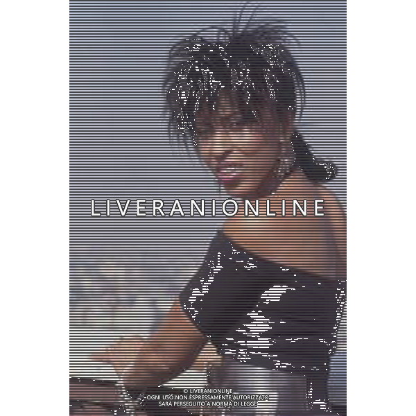 DIAP-RETROSPETTIVA NONA HENDRYX CANTANTE NELLA FOTO NONA HENDRYX A MILANO IN TERRAZZA MARTINI NELL\'ANNO 1989 AG ALDO LIVERANI SAS