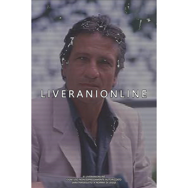 DIAP-RETROSPETTIVA VITTORIO MEZZOGIORNO ATTORE NELLA FOTO VITTORIO MEZZOGIORNO A VENEZIA NELL\'ANNO 1989 AG ALDO LIVERANI SAS