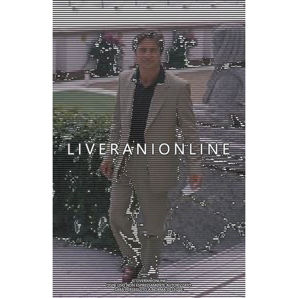DIAP-RETROSPETTIVA VITTORIO MEZZOGIORNO ATTORE NELLA FOTO VITTORIO MEZZOGIORNO A VENEZIA NELL\'ANNO 1989 AG ALDO LIVERANI SAS