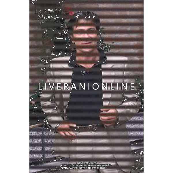 DIAP-RETROSPETTIVA VITTORIO MEZZOGIORNO ATTORE NELLA FOTO VITTORIO MEZZOGIORNO A VENEZIA NELL\'ANNO 1989 AG ALDO LIVERANI SAS