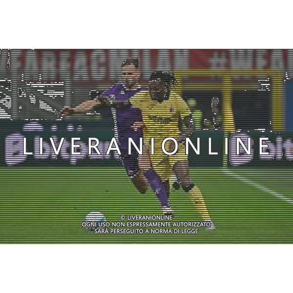 Milan vs Fiorentina nella foto Marin Pongracic (Fiorentina) e Rafael Leao (Milan) Milano 19-10-2025 Stadio Giuseppe Meazza - San Siro Milan vs Fiorentina Campionato Serie A Enilive - 7a giornata foto Roberto Garavaglia/Agenzia Aldo Liverani sas
